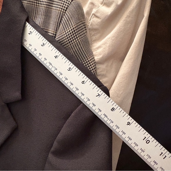 Elegant Men's Black Blazer - Picture 11 of 14